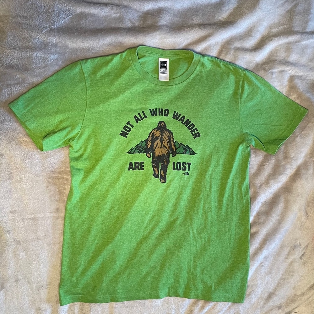 Not all who wander are lost T-shirt, Size Small 🎄